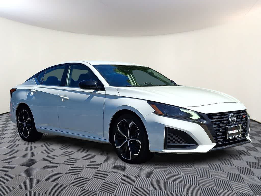 Thumbnail: 2023 Nissan Altima - 3