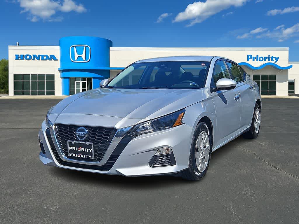 Thumbnail: 2022 Nissan Altima - 1