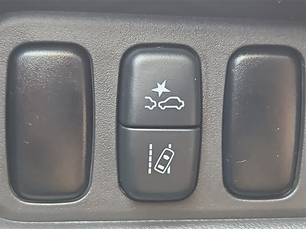 Thumbnail: 2021 Mitsubishi Outlander Sport - 24