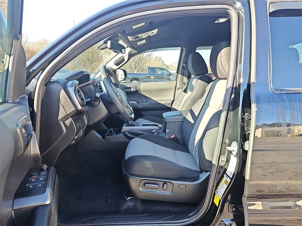 Thumbnail: 2022 Toyota Tacoma - 12