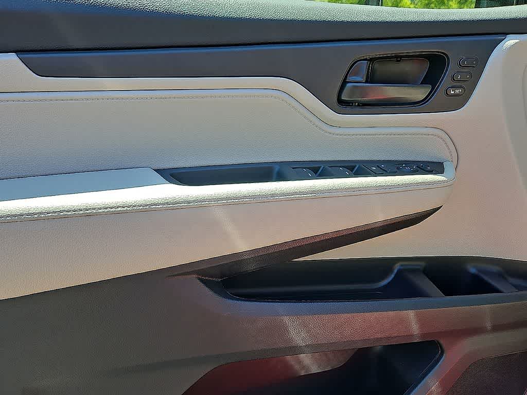 Thumbnail: 2026 Honda Odyssey - 9