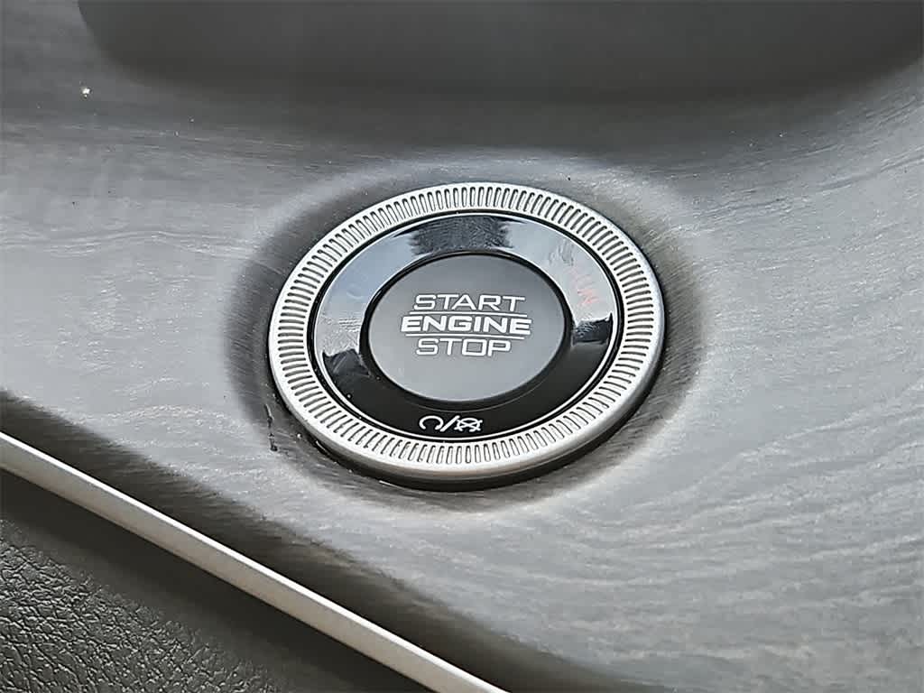 Thumbnail: 2022 Jeep Grand Cherokee - 24