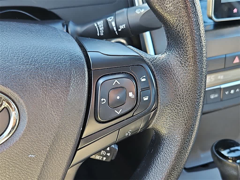 Thumbnail: 2016 Toyota Camry - 18