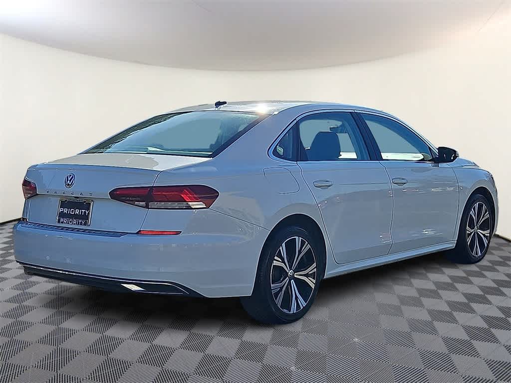 Thumbnail: 2022 Volkswagen Passat - 4