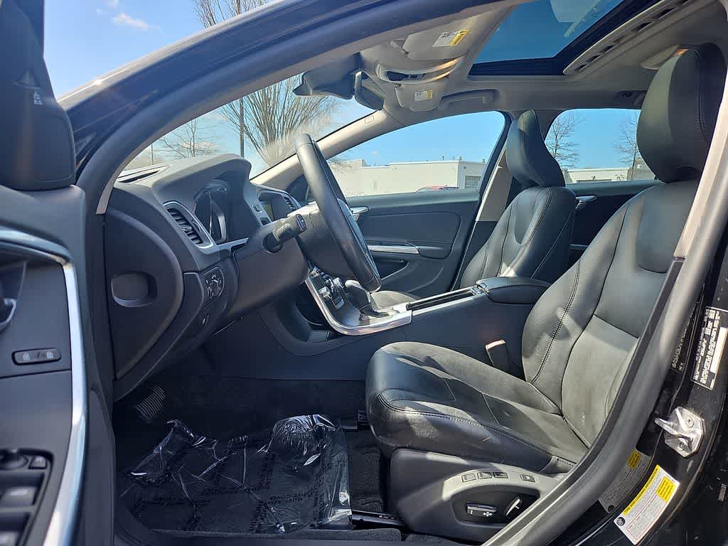 Thumbnail: 2015 Volvo V60 - 12