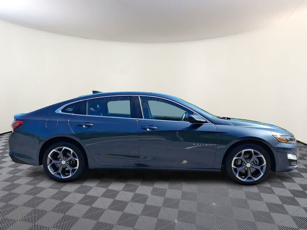 Thumbnail: 2020 Chevrolet Malibu - 4