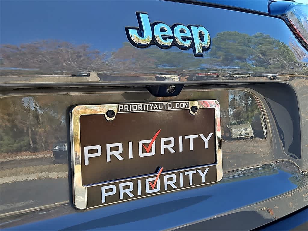 Thumbnail: 2022 Jeep Cherokee - 27