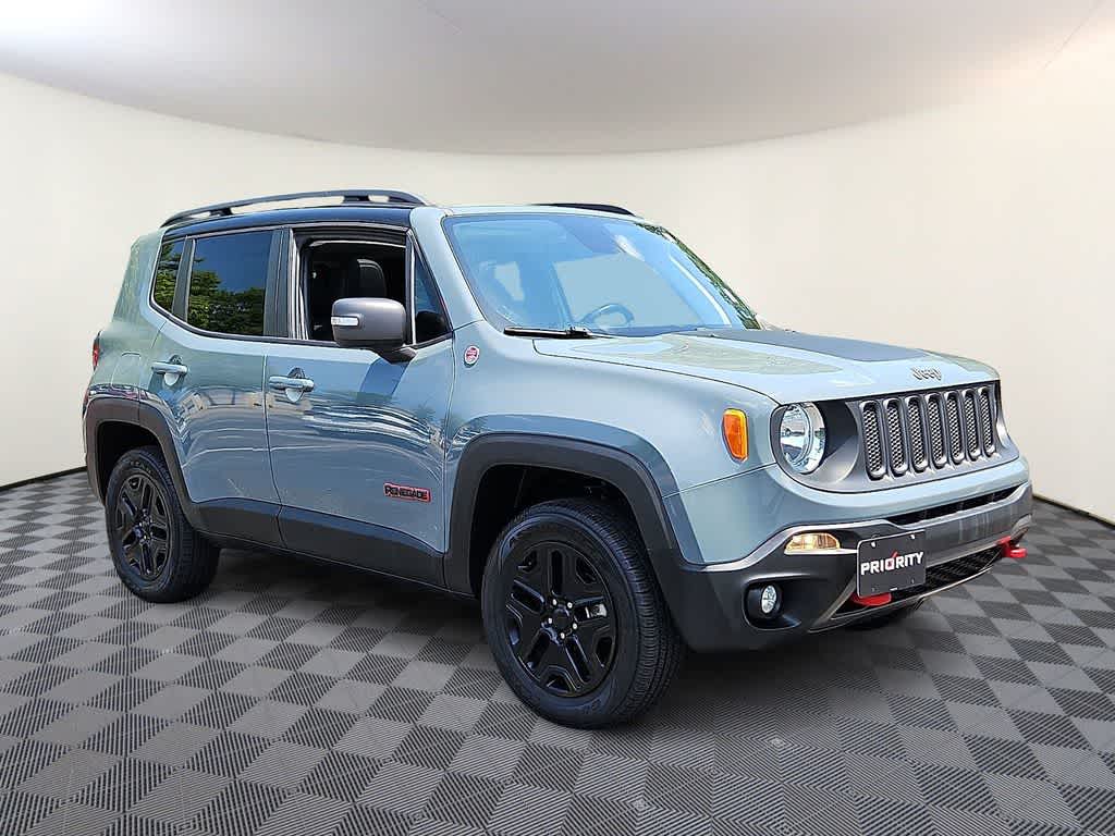 Thumbnail: 2018 Jeep Renegade - 3