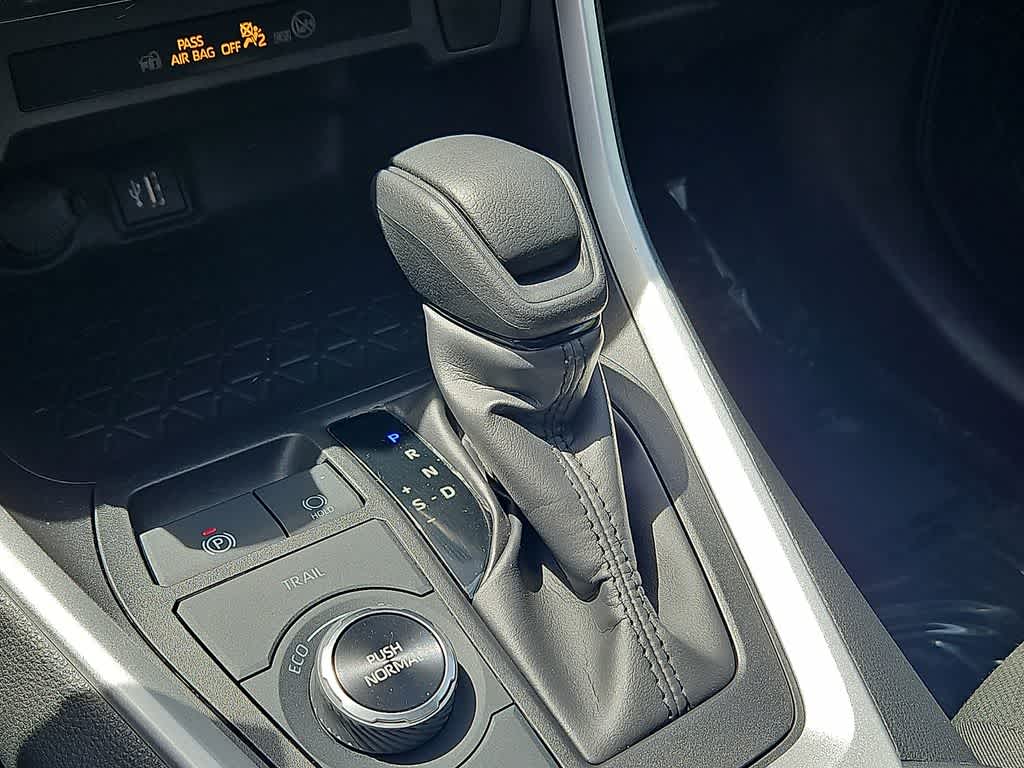 Thumbnail: 2024 Toyota RAV4 - 16