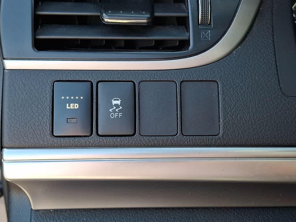 Thumbnail: 2014 Toyota Camry - 23