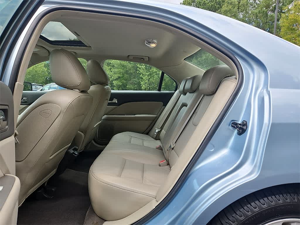 Thumbnail: 2010 Ford Fusion - 10