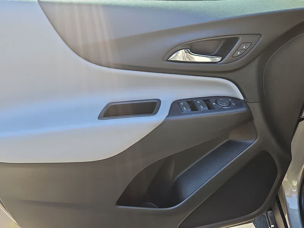 Thumbnail: 2018 Chevrolet Equinox - 13