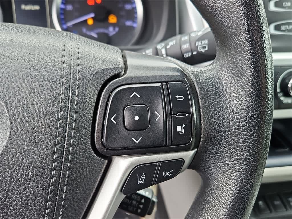 Thumbnail: 2019 Toyota Highlander - 23