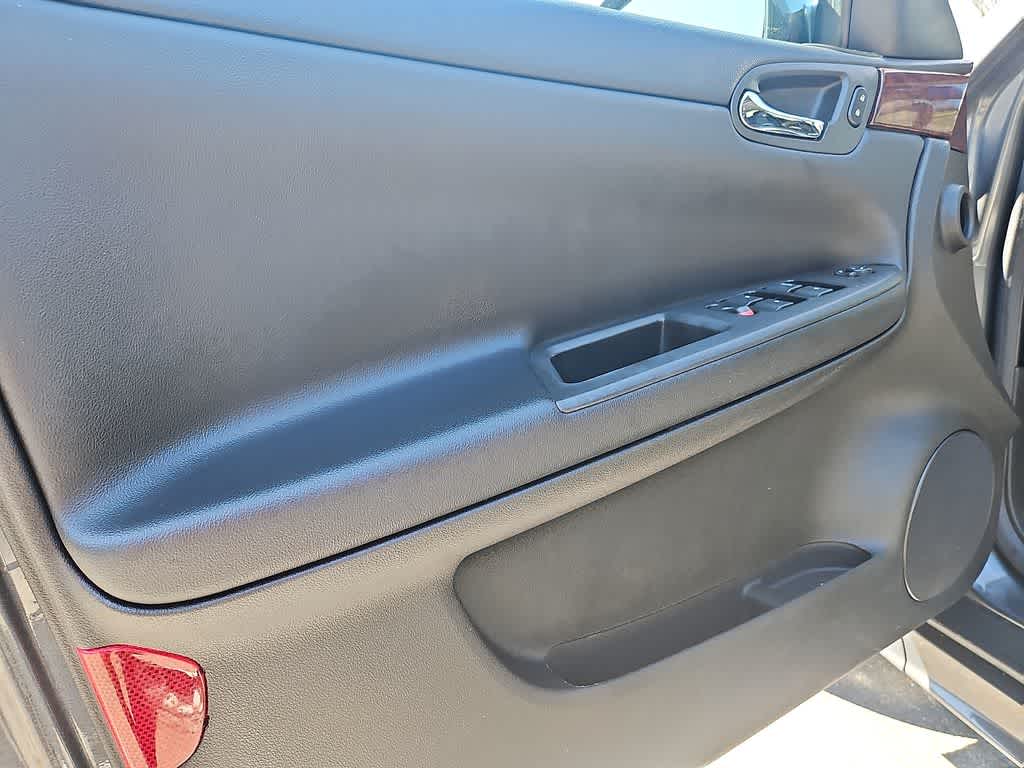 Thumbnail: 2011 Chevrolet Impala - 11