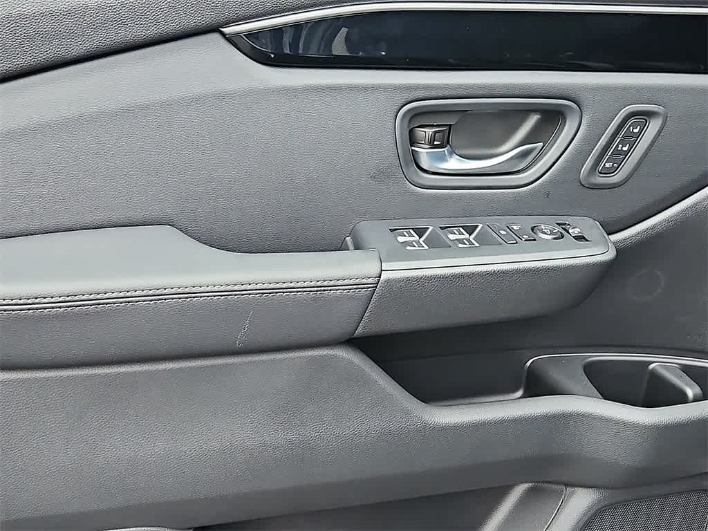 Thumbnail: 2025 Honda Pilot - 11