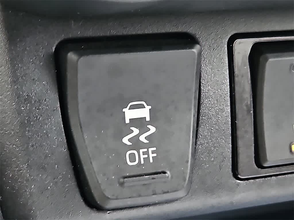 Thumbnail: 2022 Toyota RAV4 - 26