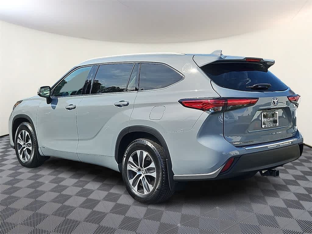Thumbnail: 2022 Toyota Highlander - 6