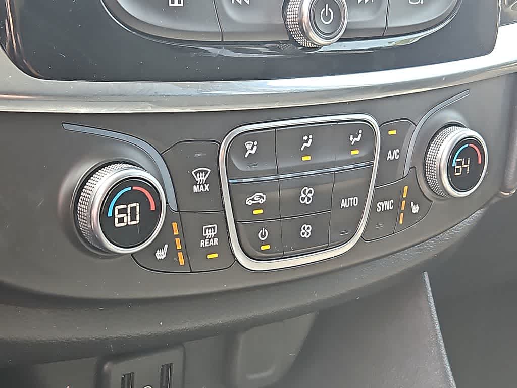 Thumbnail: 2018 Chevrolet Traverse - 17