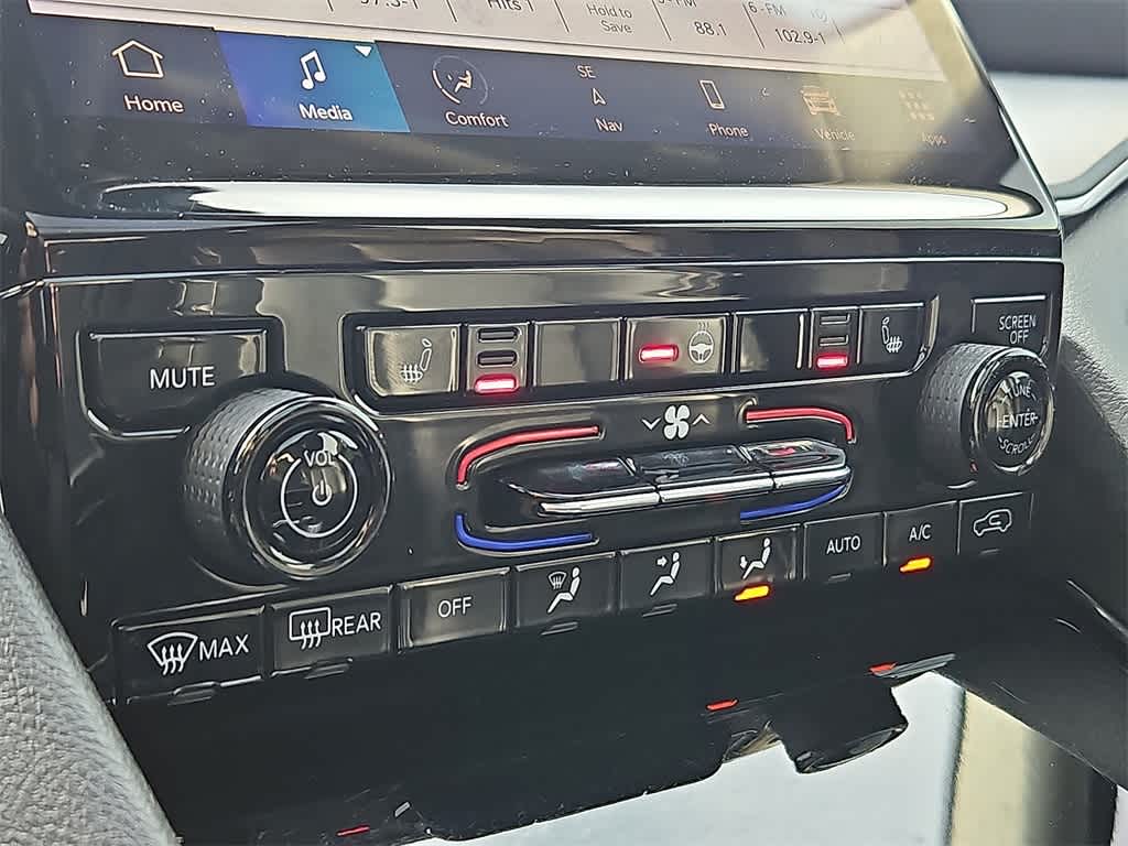 Thumbnail: 2022 Jeep Grand Cherokee - 16