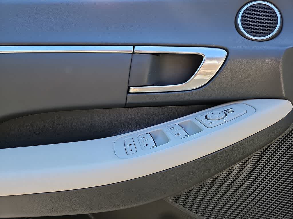 Thumbnail: 2023 Hyundai Sonata - 10