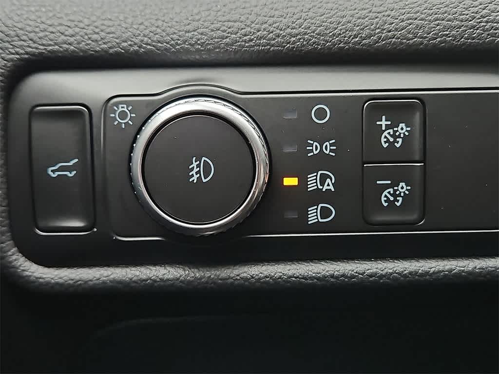 Thumbnail: 2020 Ford Explorer - 23