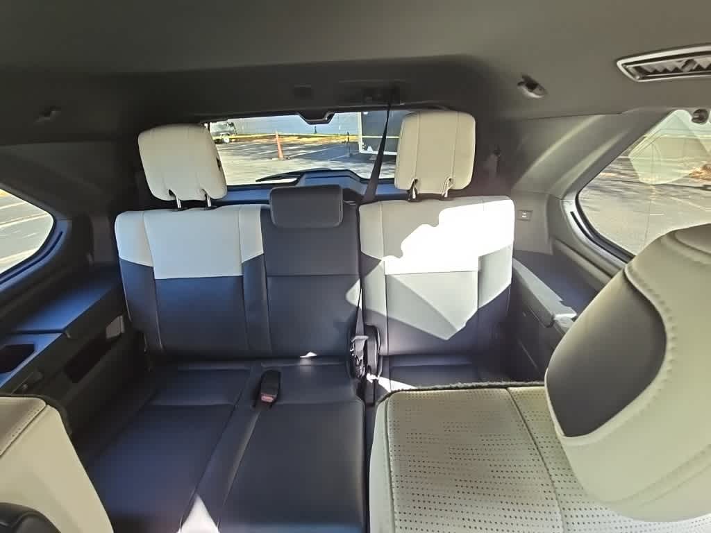 Thumbnail: 2023 Toyota Sequoia - 6