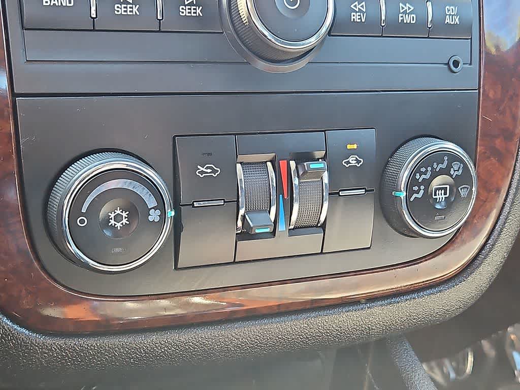 Thumbnail: 2011 Chevrolet Impala - 14