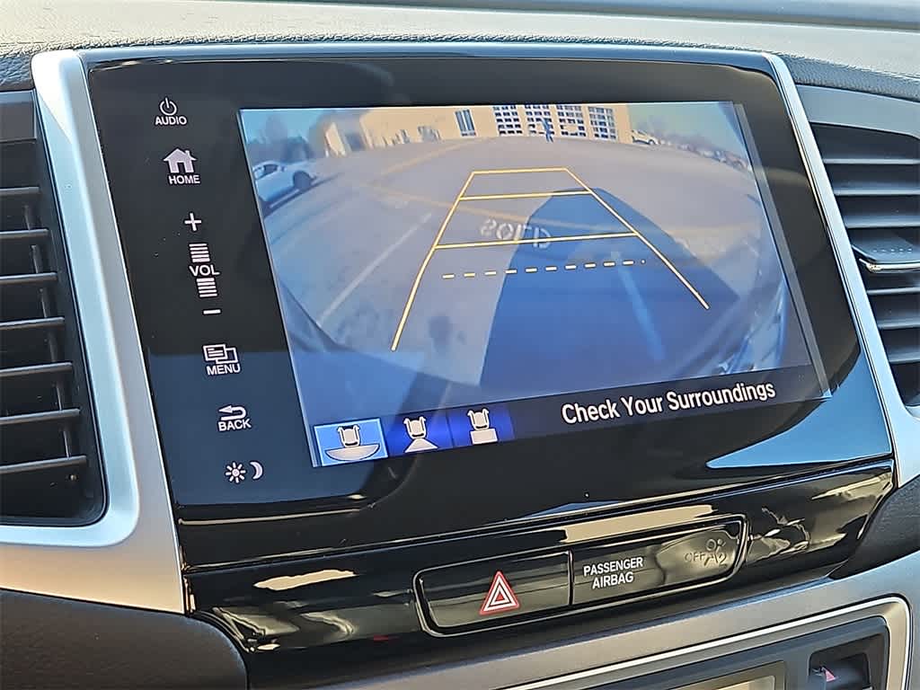 Thumbnail: 2017 Honda Pilot - 18