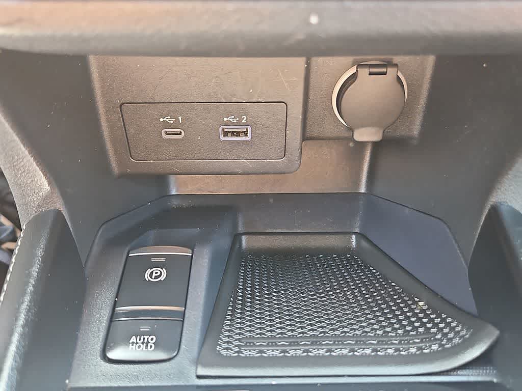 Thumbnail: 2023 Nissan Kicks - 23