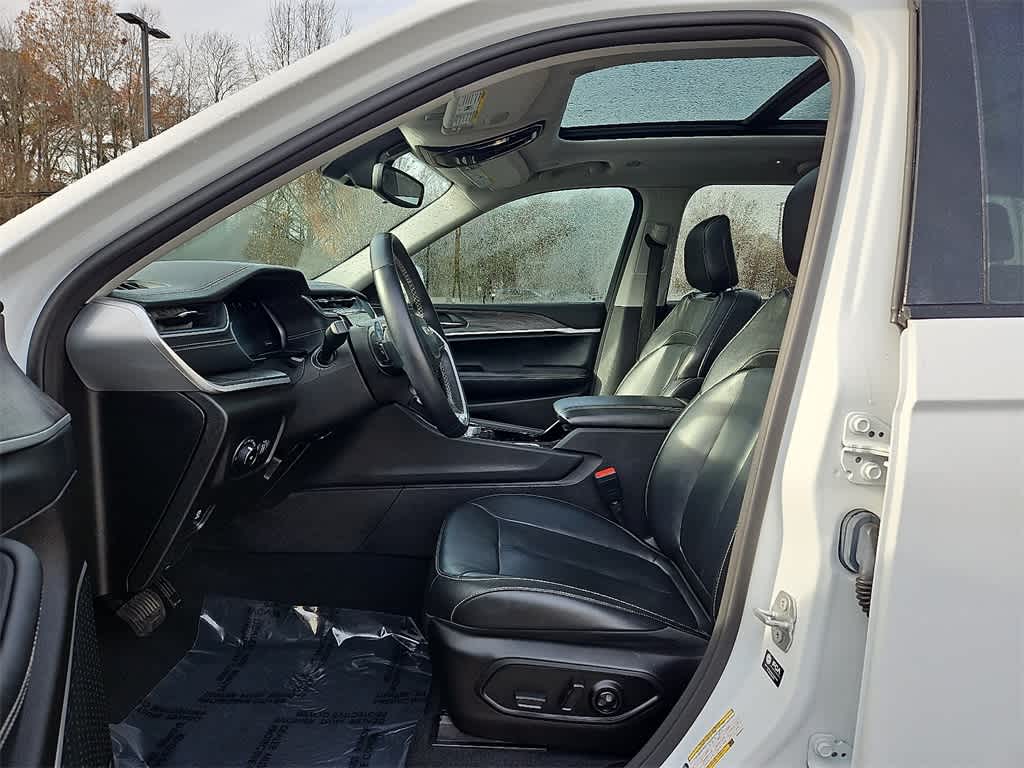 Thumbnail: 2022 Jeep Grand Cherokee - 13