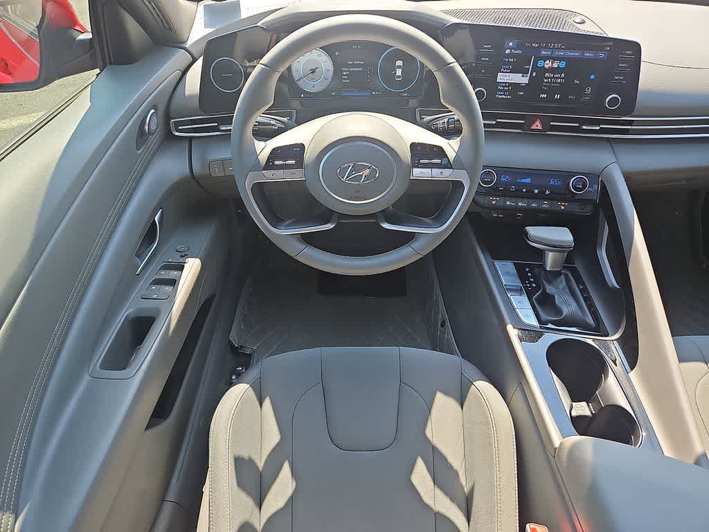 Thumbnail: 2022 Hyundai Elantra - 11