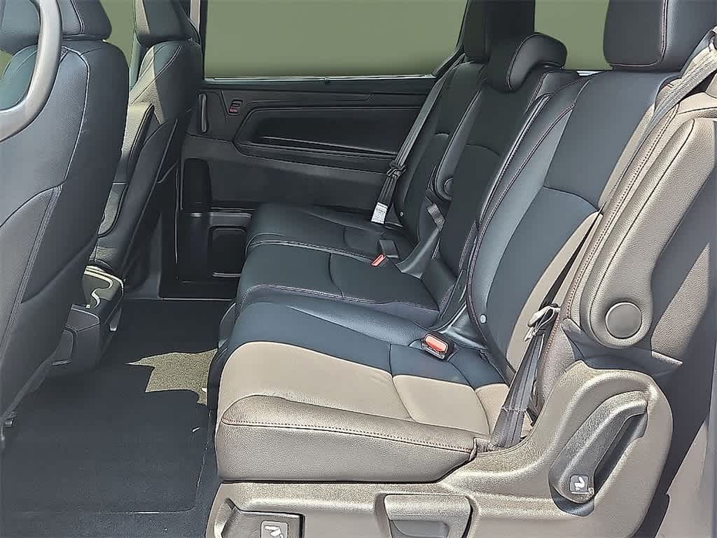2025 Honda Odyssey Sport 8