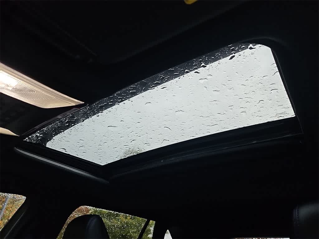 Thumbnail: 2022 Toyota RAV4 - 14