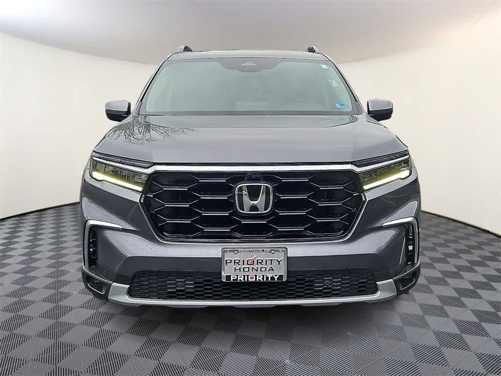 Thumbnail: 2023 Honda Pilot - 2