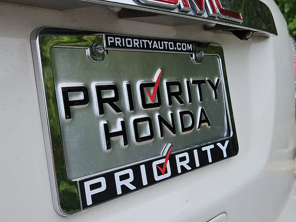Thumbnail: 2012 GMC Acadia - 32