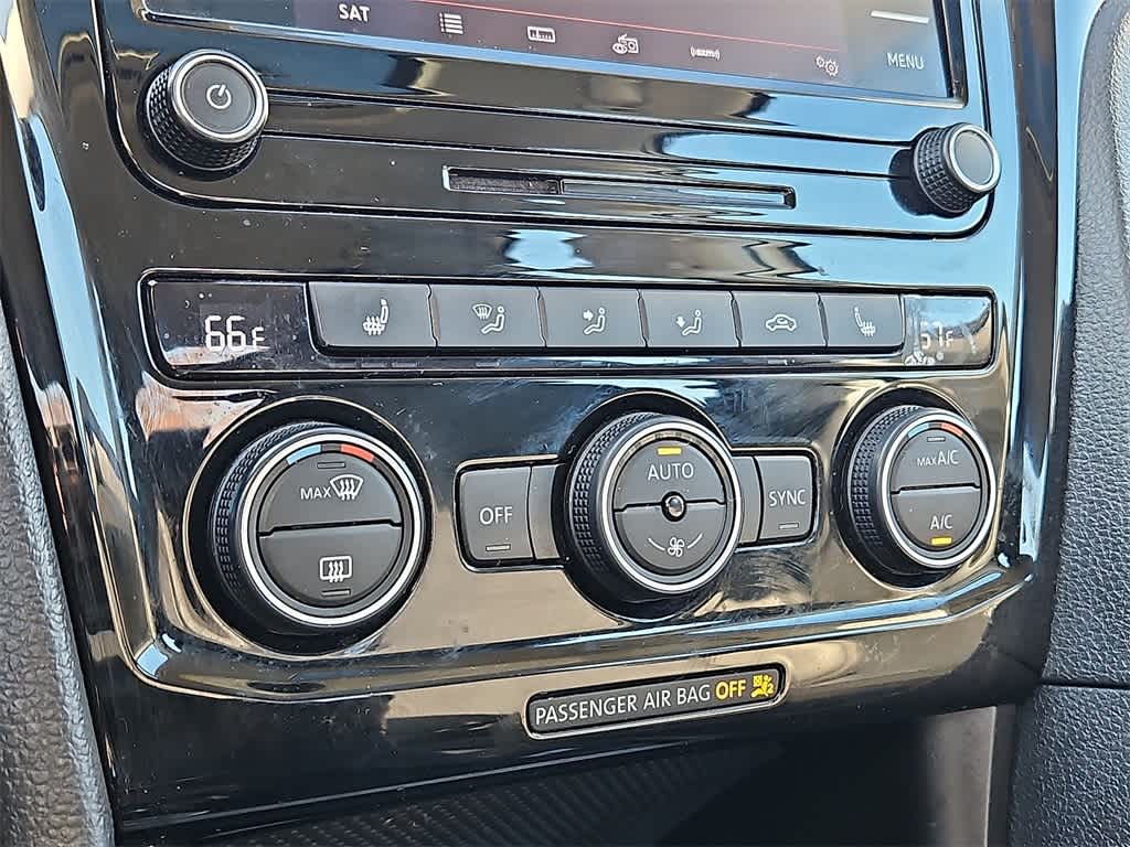 Thumbnail: 2022 Volkswagen Passat - 14