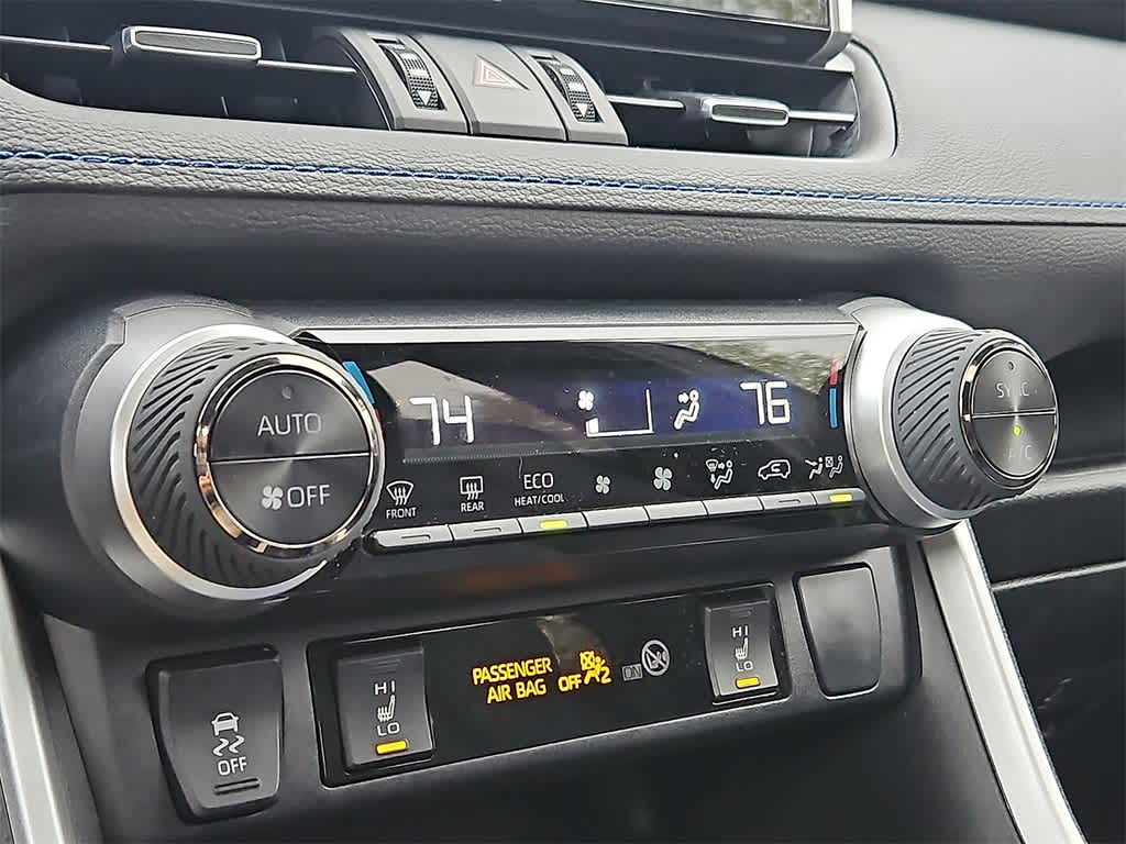 Thumbnail: 2022 Toyota RAV4 - 16