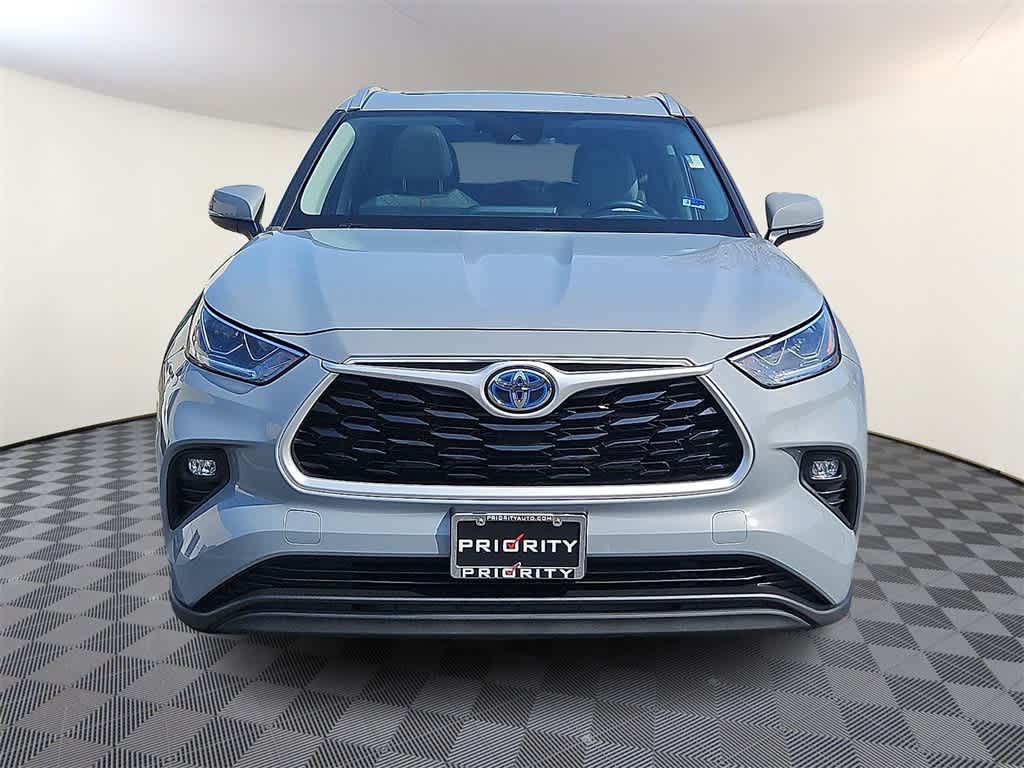 Thumbnail: 2022 Toyota Highlander - 2