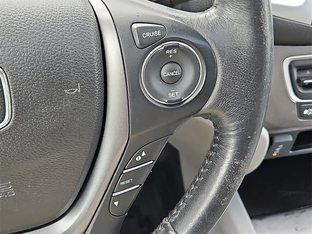 Thumbnail: 2017 Honda Pilot - 23