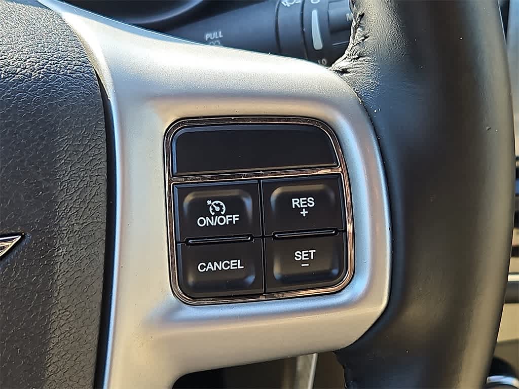 Thumbnail: 2011 Chrysler 200 - 18