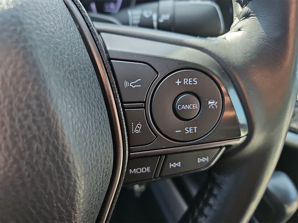 Thumbnail: 2022 Toyota Camry - 20