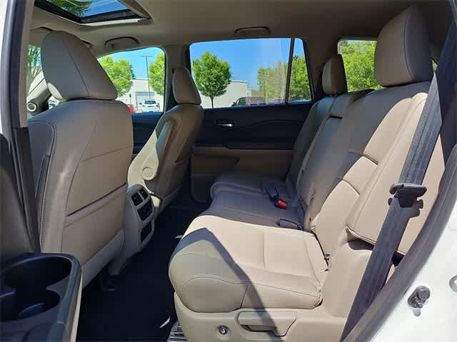 Thumbnail: 2017 Honda Pilot - 10