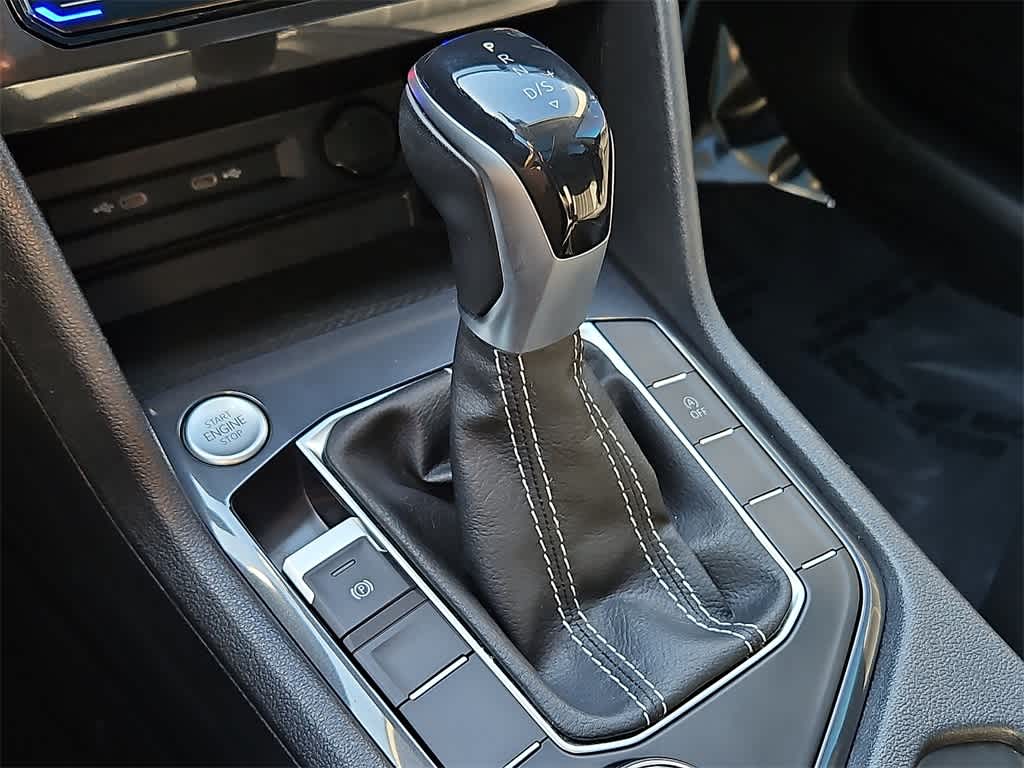 Thumbnail: 2022 Volkswagen Tiguan - 12