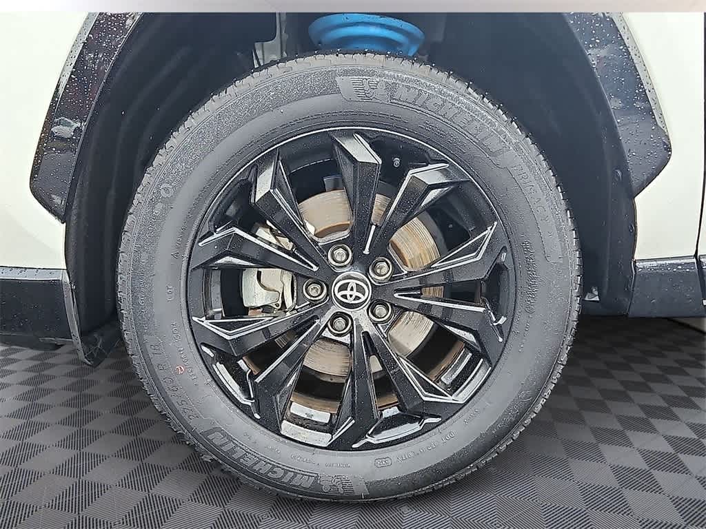 Thumbnail: 2022 Toyota RAV4 - 8