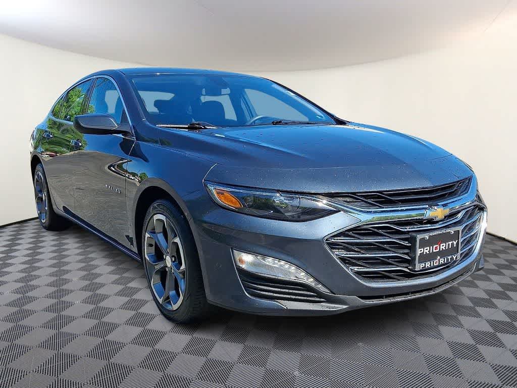 Thumbnail: 2020 Chevrolet Malibu - 3