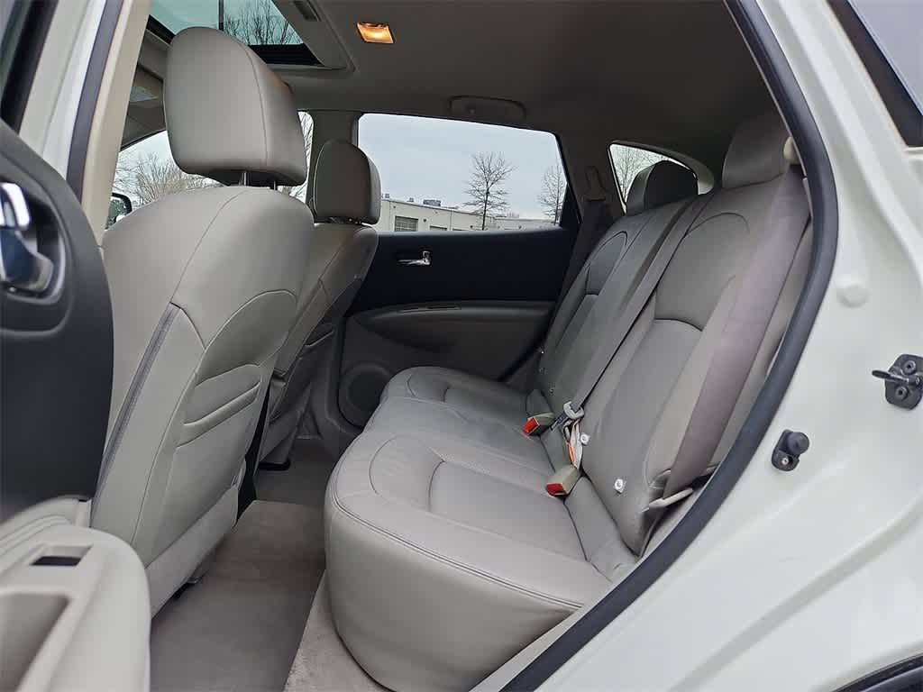 Thumbnail: 2010 Nissan Rogue - 9