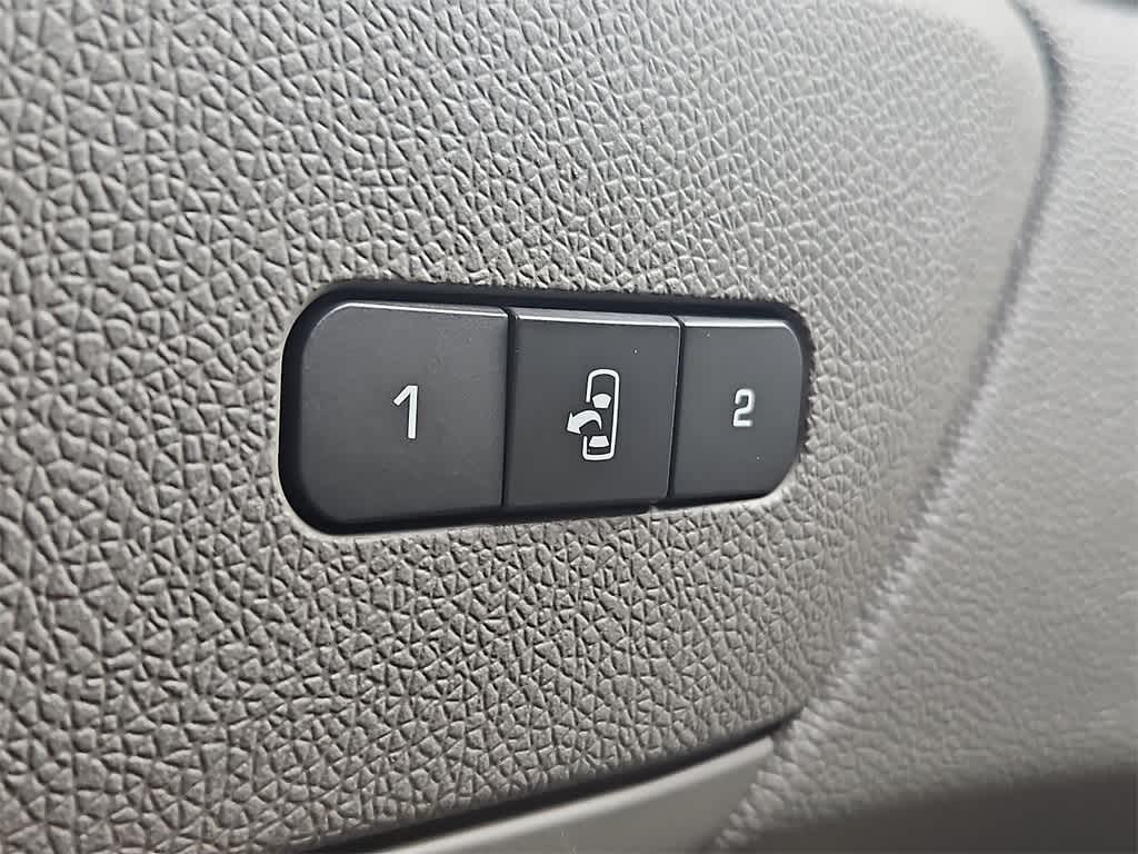 Thumbnail: 2015 GMC Acadia - 25