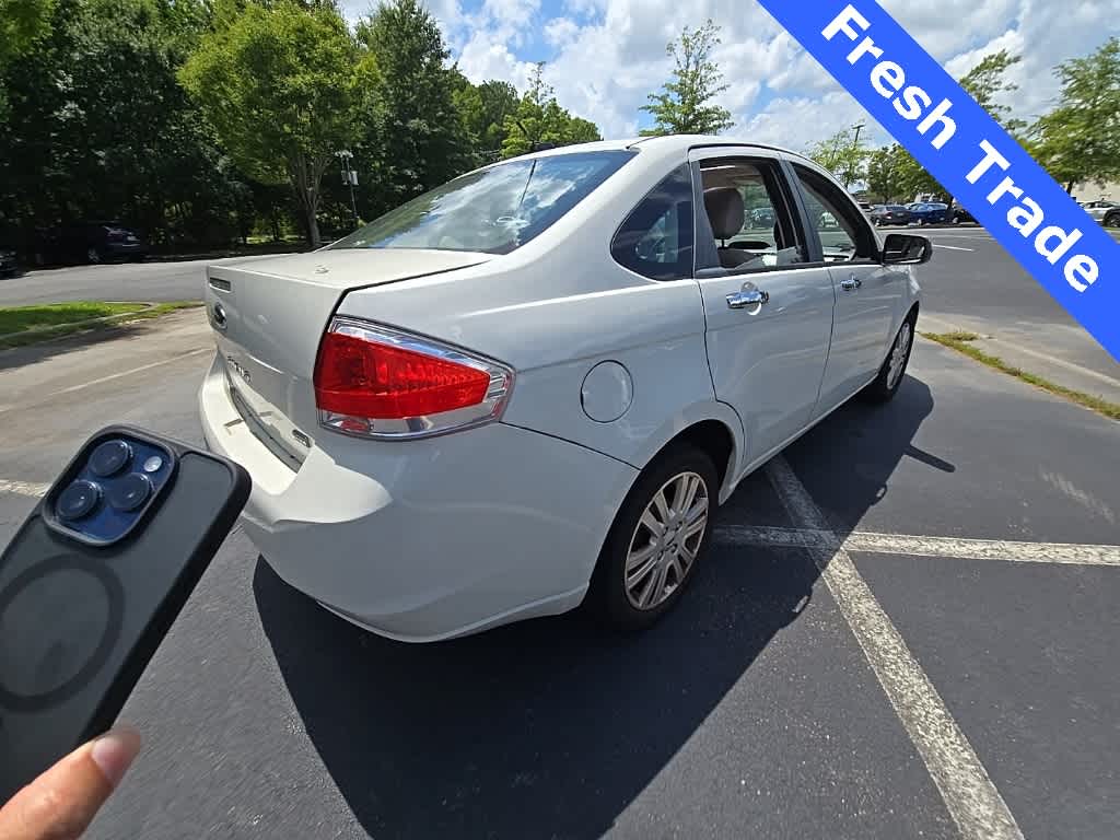 Thumbnail: 2010 Ford Focus - 6