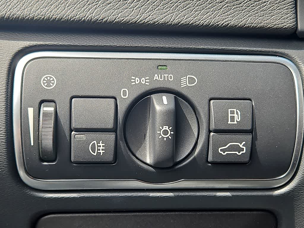 Thumbnail: 2015 Volvo V60 - 22