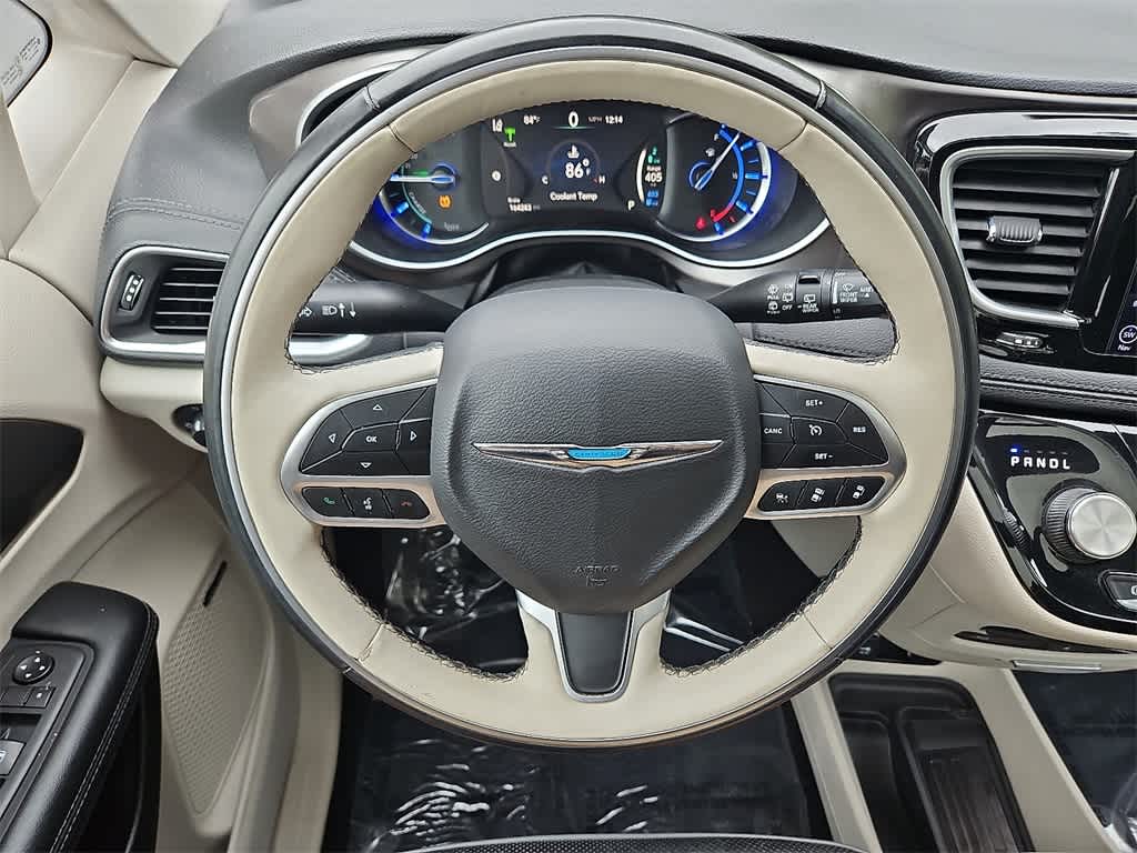 Thumbnail: 2018 Chrysler Pacifica - 21